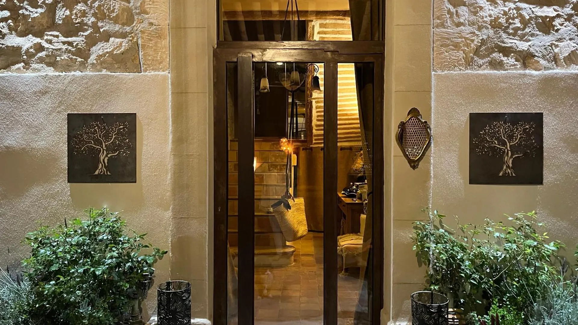 Le Mas D'Emilienne Coudoux Guest house