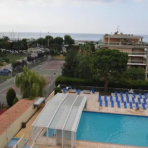 Appart hôtel Inter-résidences Heliotel Marine, Saint-Laurent-du-Var